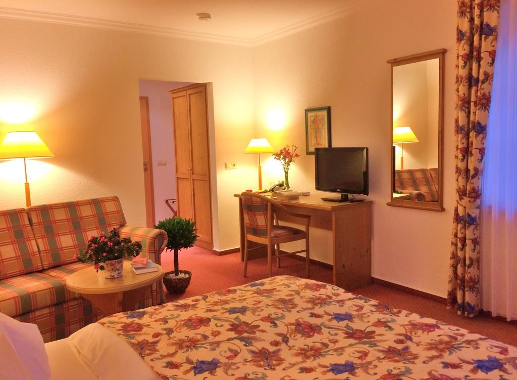 Landhaus Mueritzgarten Hotel Garni Röbel Quarto foto