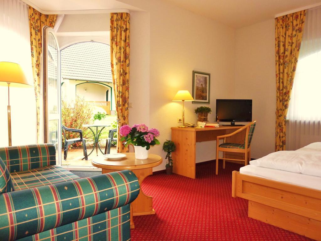 Landhaus Mueritzgarten Hotel Garni Röbel Quarto foto