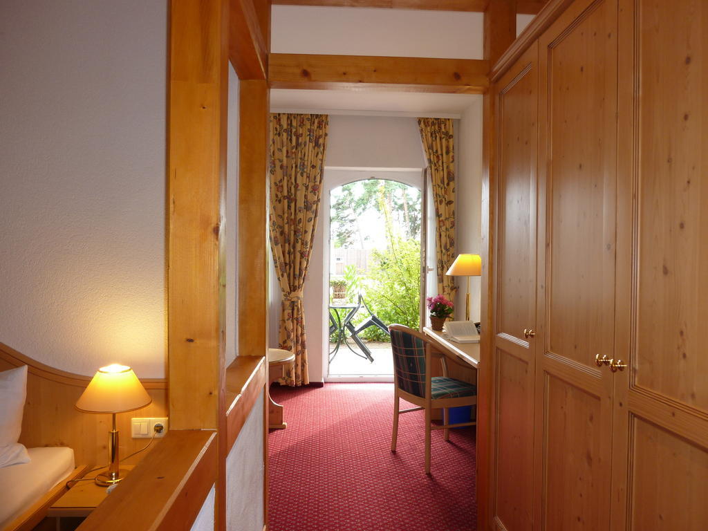 Landhaus Mueritzgarten Hotel Garni Röbel Quarto foto