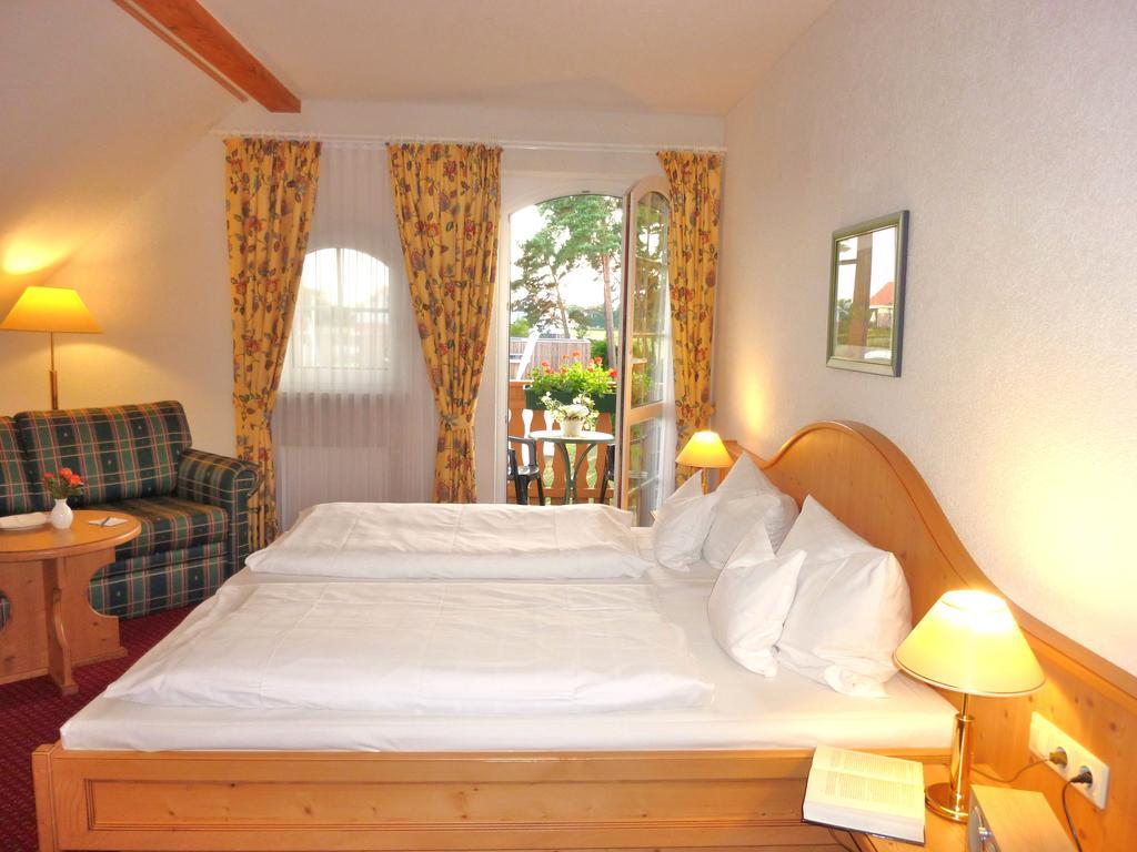 Landhaus Mueritzgarten Hotel Garni Röbel Quarto foto